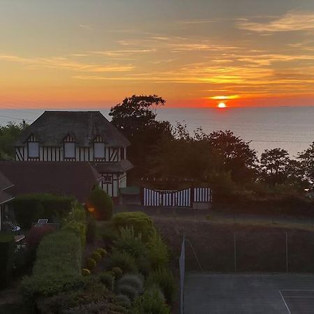 Appartamento Appart Lumineux Avec Vue Sur Mer A 180 Degres Trouville-sur-Mer Esterno foto