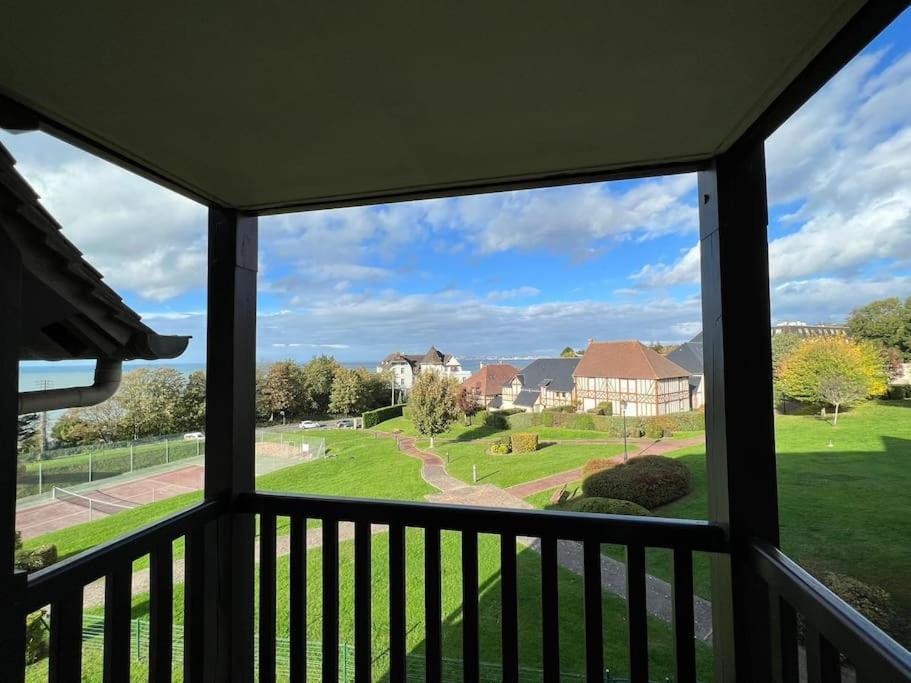 Appartamento Appart Lumineux Avec Vue Sur Mer A 180 Degres Trouville-sur-Mer Esterno foto