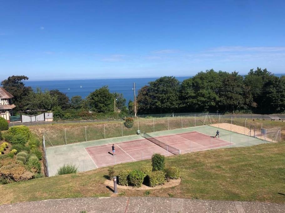Appartamento Appart Lumineux Avec Vue Sur Mer A 180 Degres Trouville-sur-Mer Esterno foto