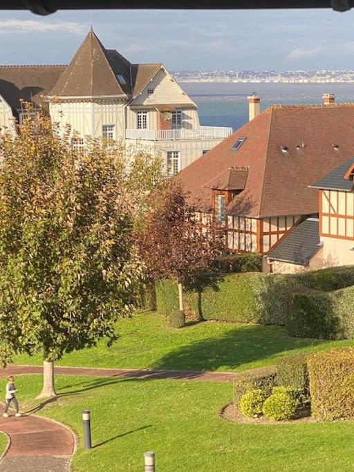 Appartamento Appart Lumineux Avec Vue Sur Mer A 180 Degres Trouville-sur-Mer Esterno foto